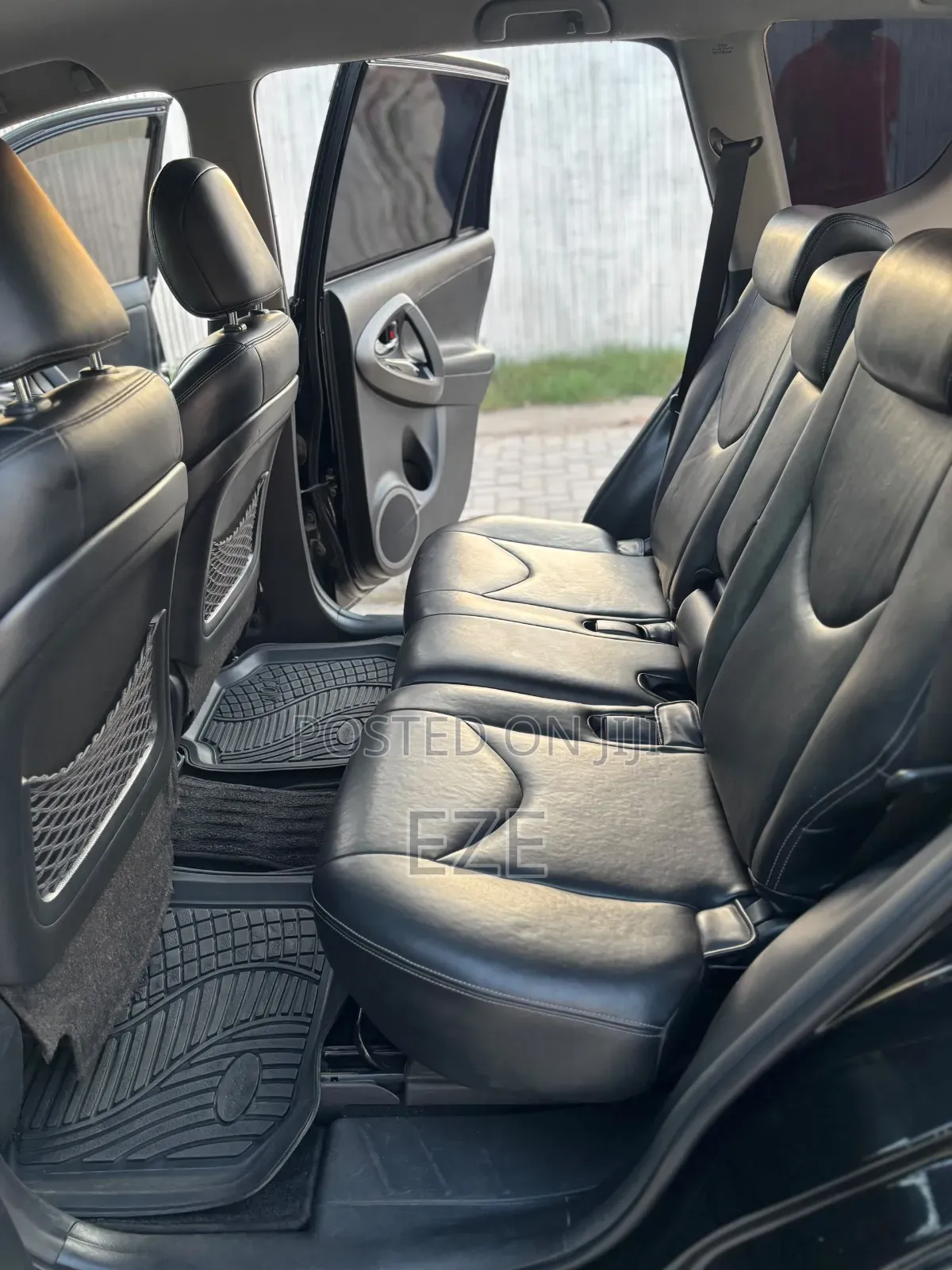 Toyota Vanguard 2010 Black