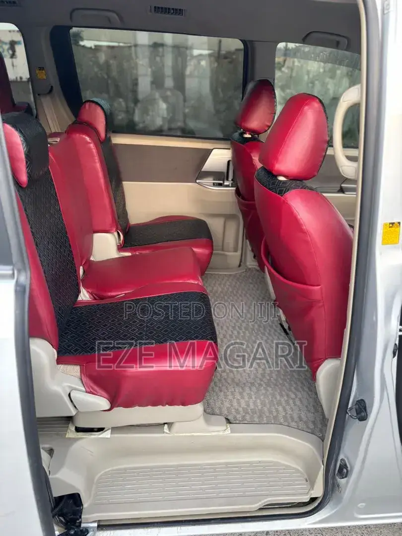 Toyota Noah 2008 Silver