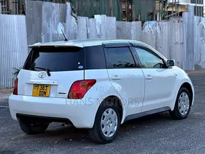 Toyota IST 2004 White