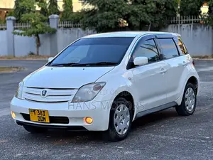 Toyota IST 2004 White