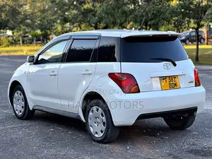 Toyota IST 2004 White