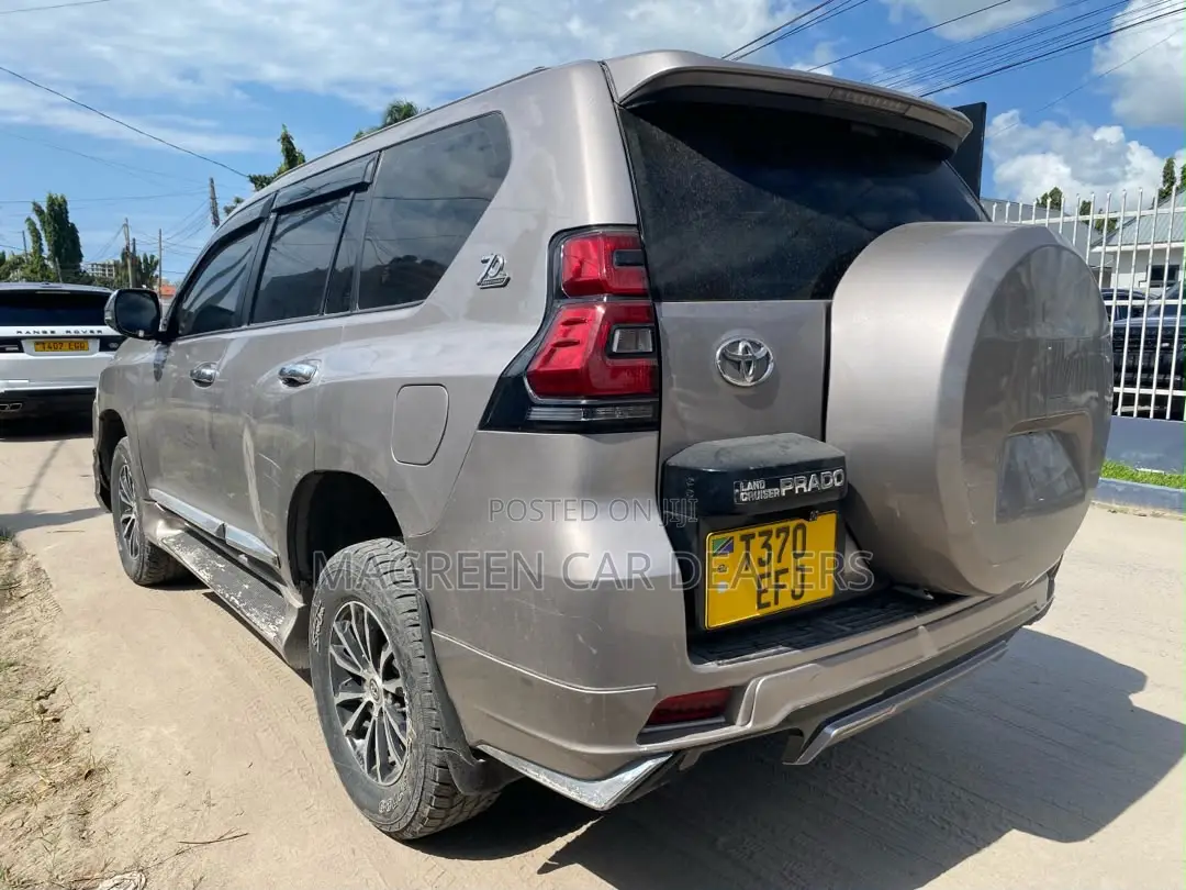 Toyota Land Cruiser Prado 2014 Silver