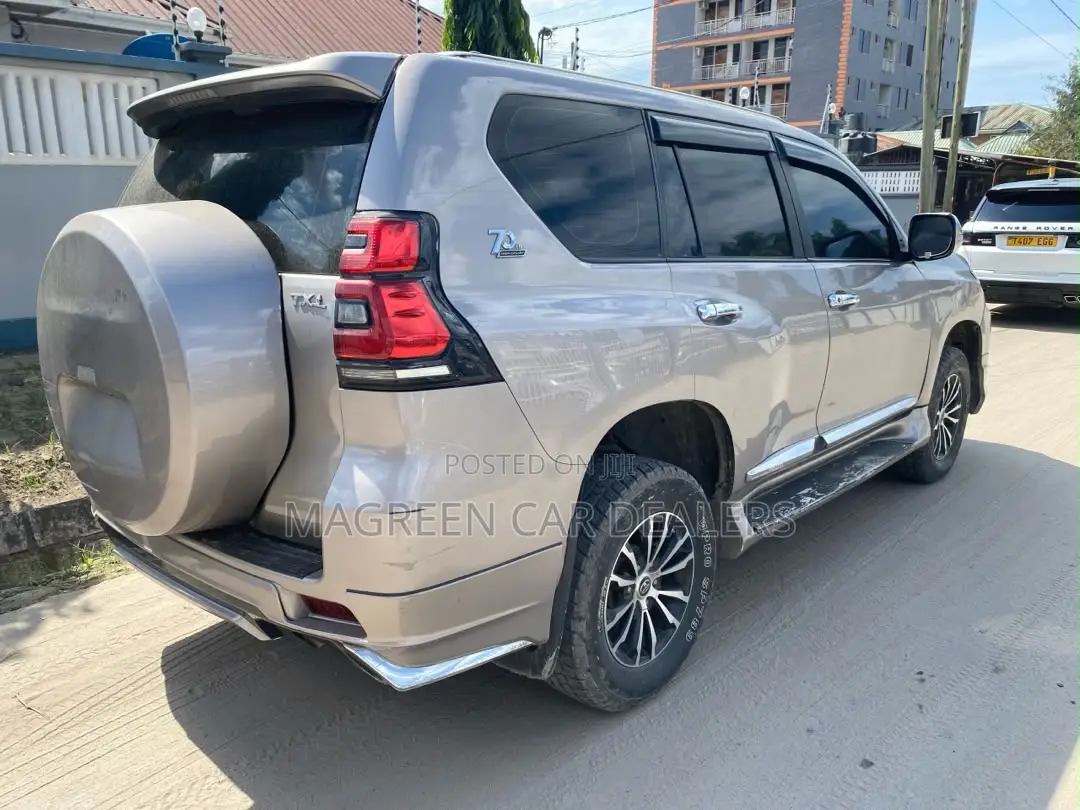 Toyota Land Cruiser Prado 2014 Silver