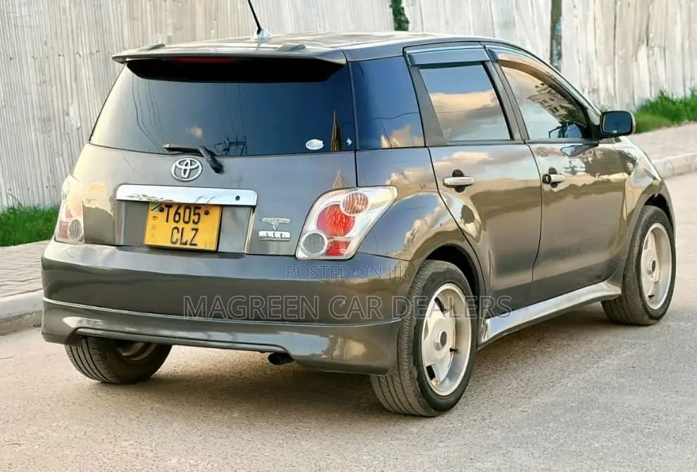 Toyota IST 2006 Gray