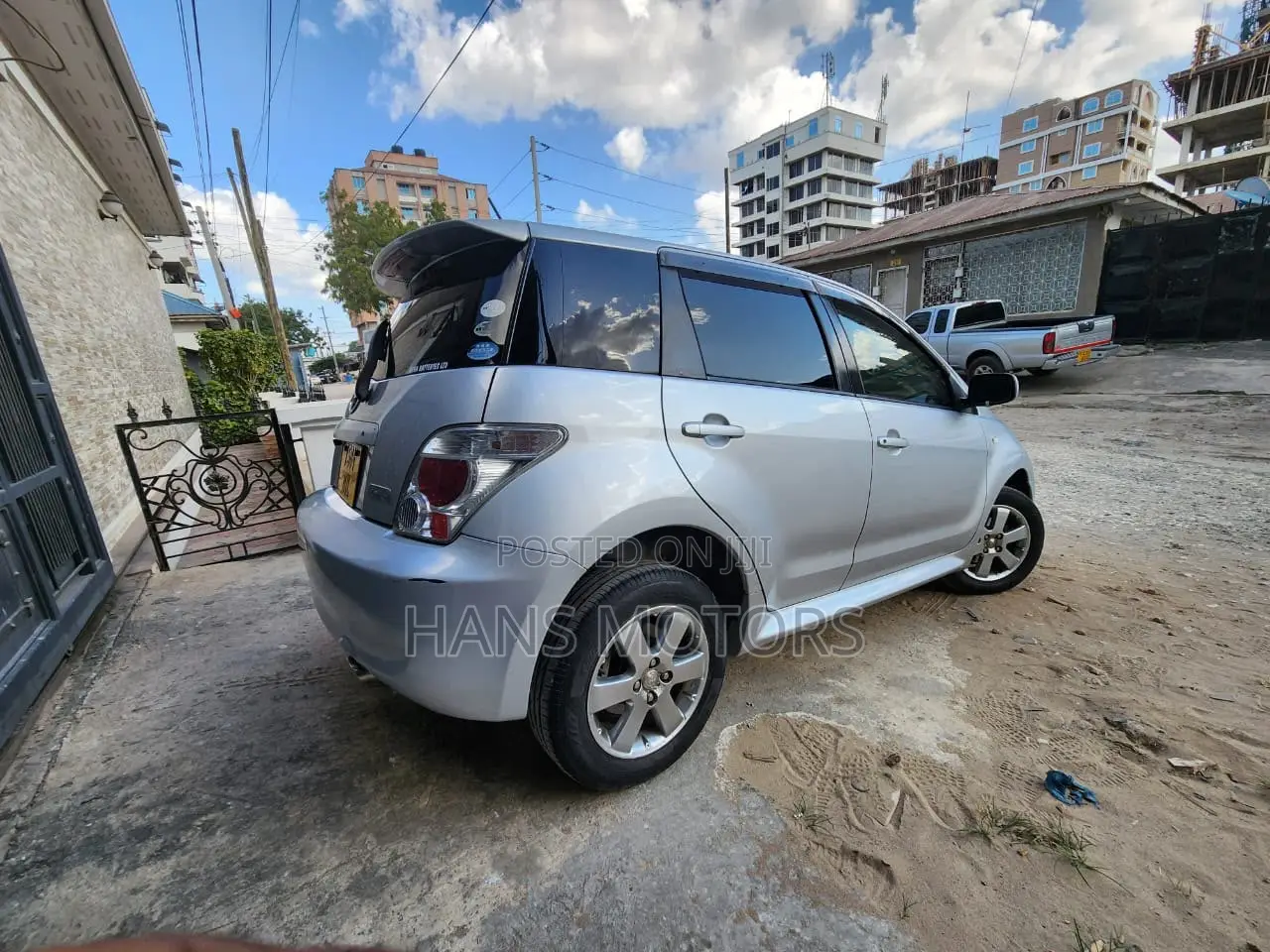 Toyota IST 2007 Silver