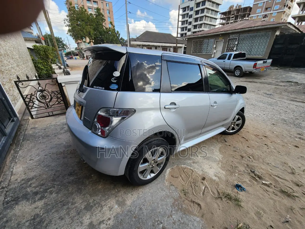 Toyota IST 2007 Silver