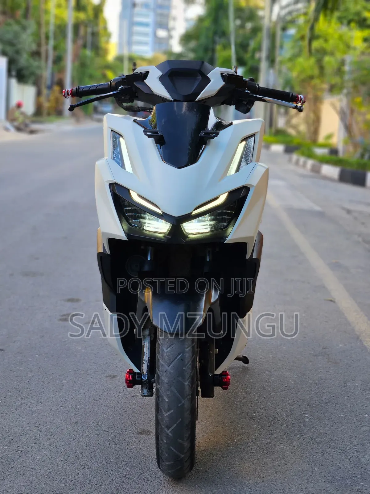 Honda 2025 Gray