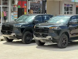 Toyota Hilux 2025 Black