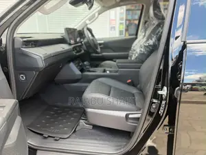 Toyota Hilux 2025 Black
