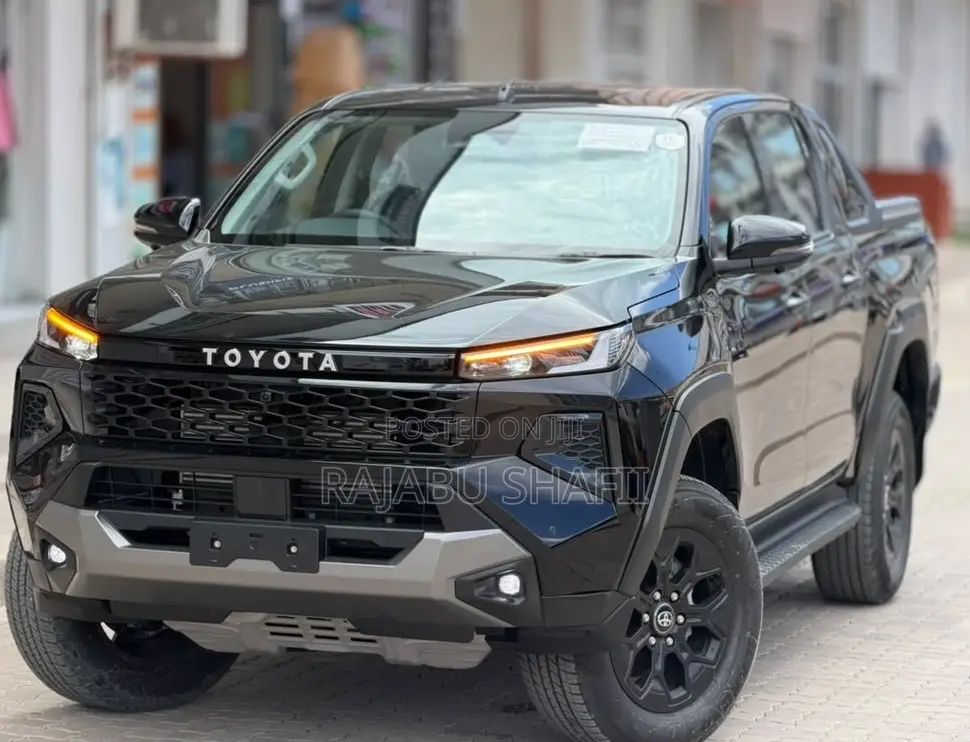 Toyota Hilux 2025 Black