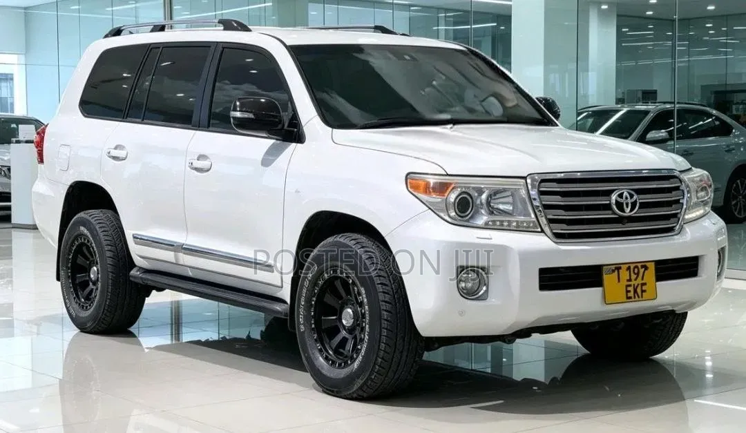 Toyota Land Cruiser 2015 White