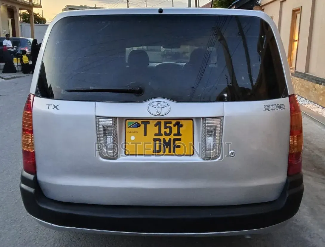 Toyota Succeed 2003 Silver