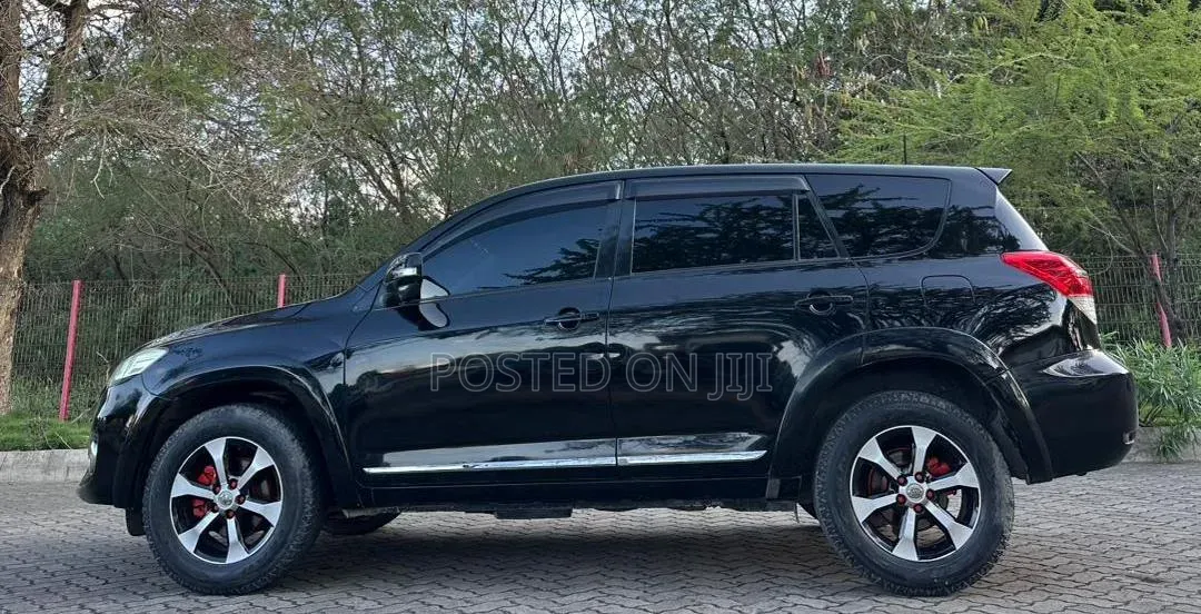 Toyota Vanguard 2011 Black