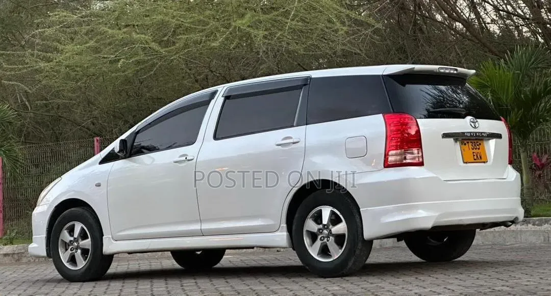Toyota Wish 2005 White