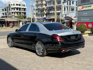 Mercedes-Benz E200 2014 Black