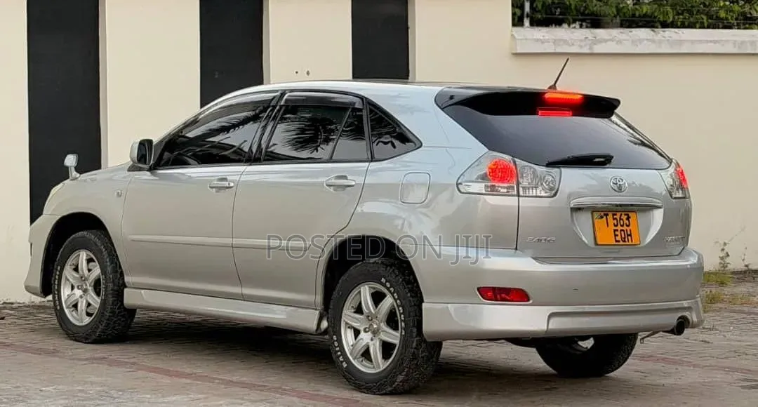 Toyota Harrier 2005 Silver