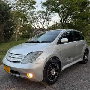 Toyota IST 2004 Silver