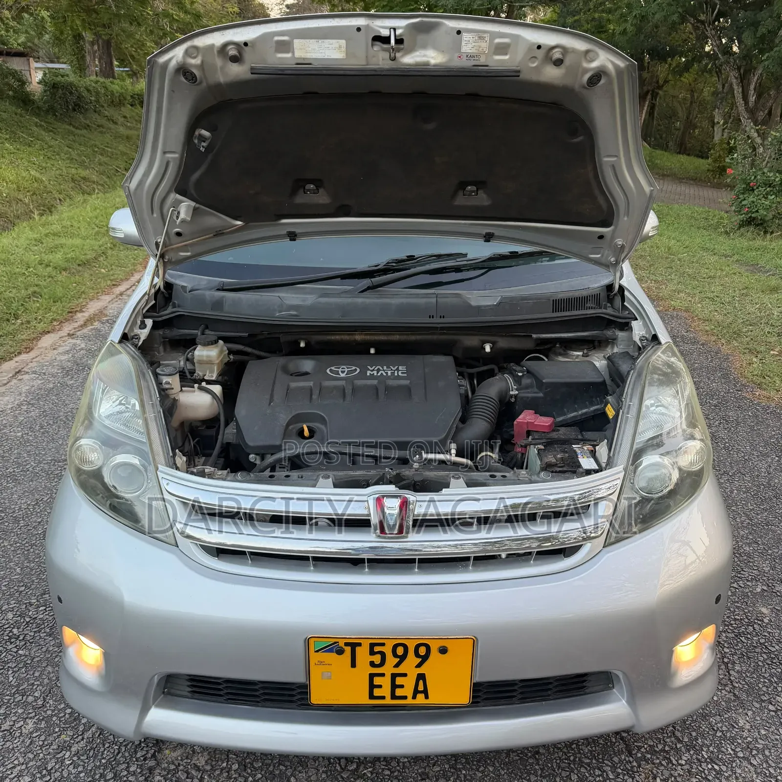 Toyota ISIS 2006 Silver