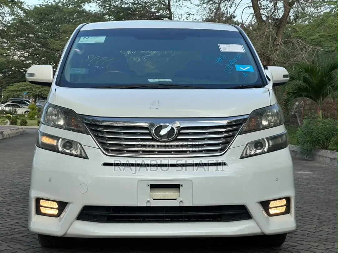 Toyota Alphard 2.4 Petrol FWD 2008 White