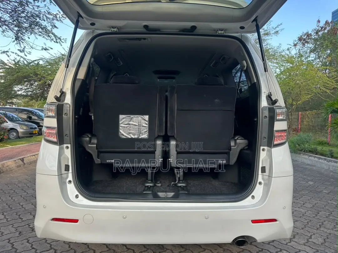 Toyota Alphard 2.4 Petrol FWD 2008 White
