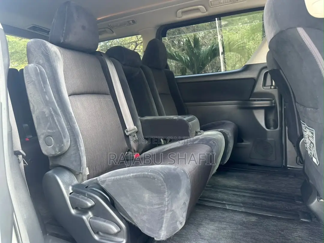 Toyota Alphard 2.4 Petrol FWD 2008 White