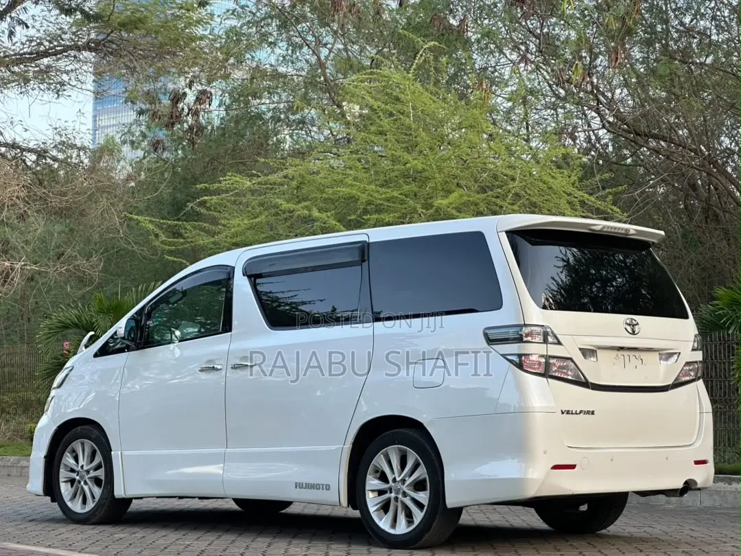 Toyota Alphard 2.4 Petrol FWD 2008 White