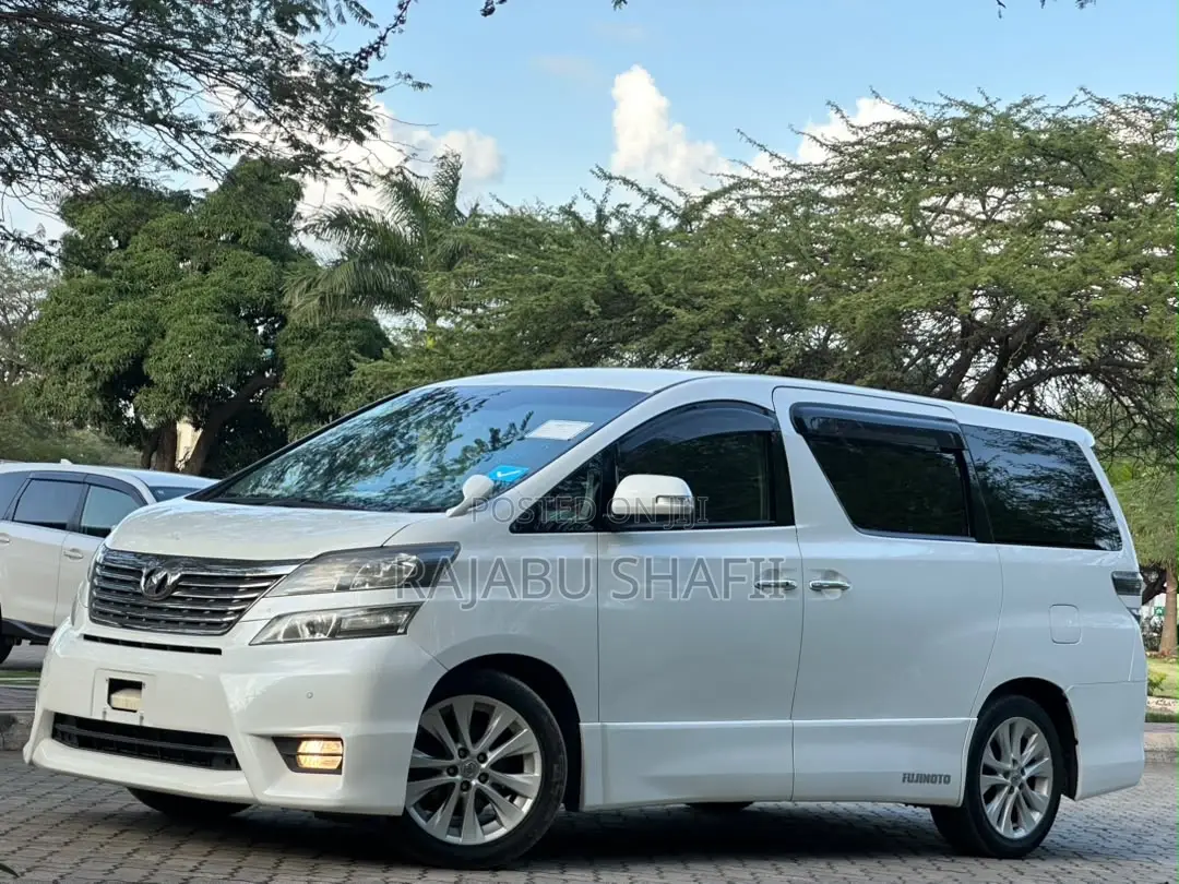 Toyota Alphard 2.4 Petrol FWD 2008 White