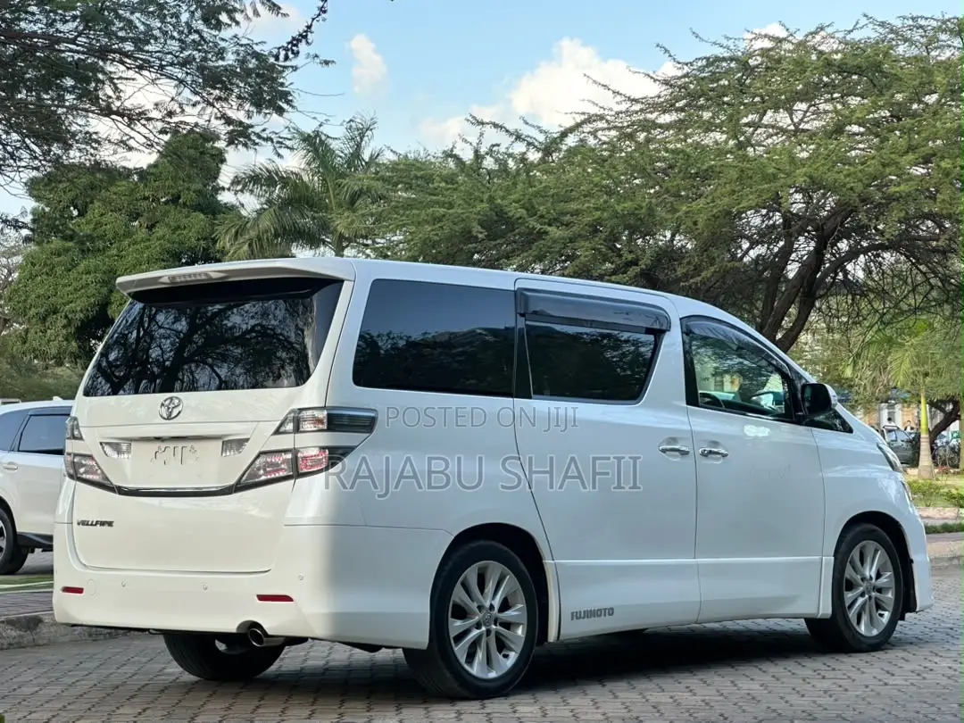 Toyota Alphard 2.4 Petrol FWD 2008 White