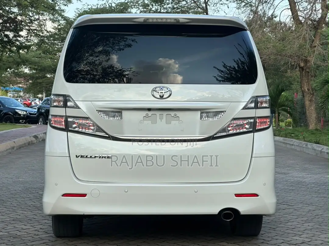 Toyota Alphard 2.4 Petrol FWD 2008 White