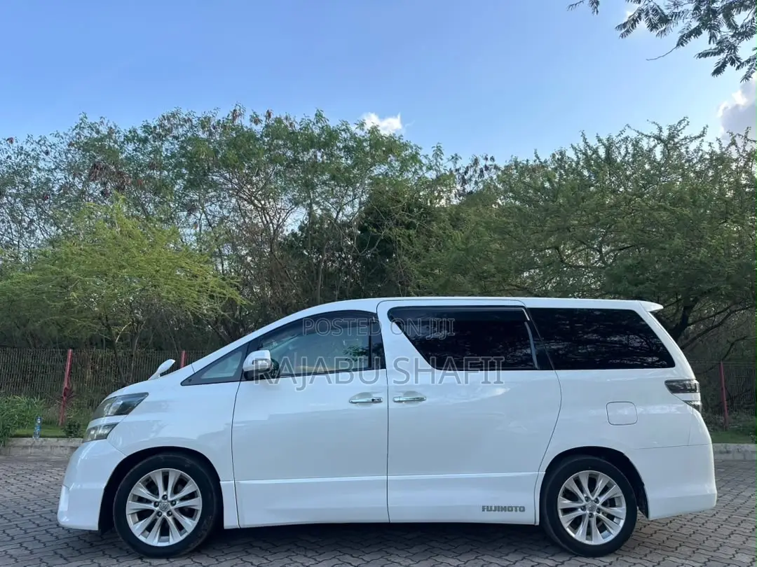 Toyota Alphard 2.4 Petrol FWD 2008 White