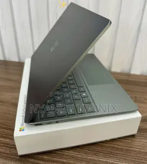 New Laptop Microsoft Surface Go 3 8GB Intel Core i5 SSD 256GB
