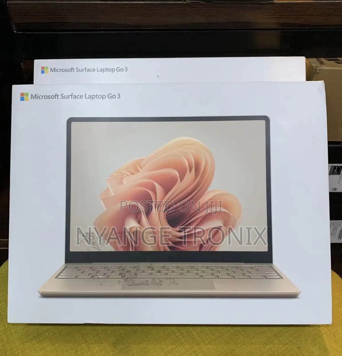 New Laptop Microsoft Surface Go 3 8GB Intel Core i5 SSD 256GB