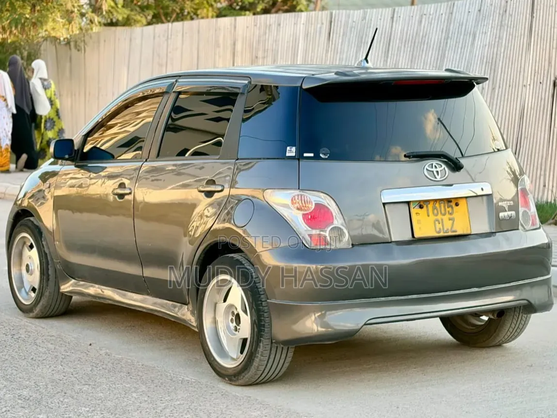 Toyota IST 2006 Gray