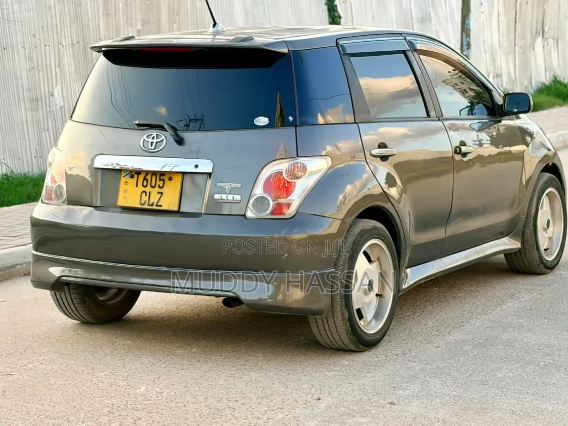 Toyota IST 2006 Gray