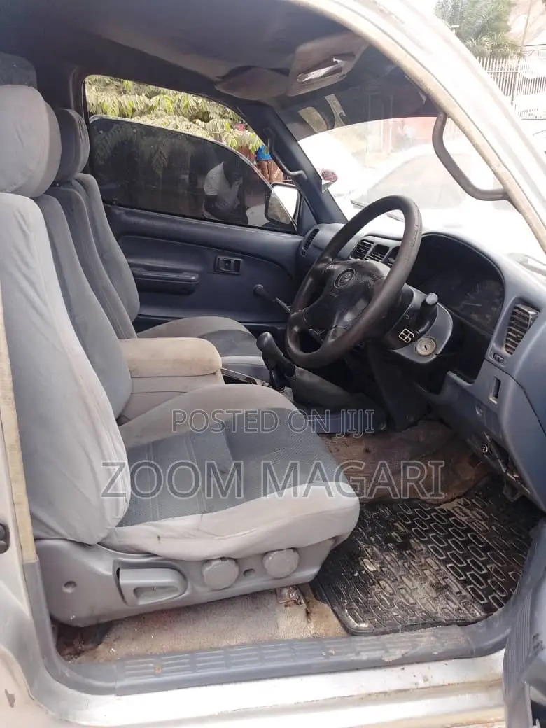 Toyota Hilux 2.5 Cab 2005 Silver
