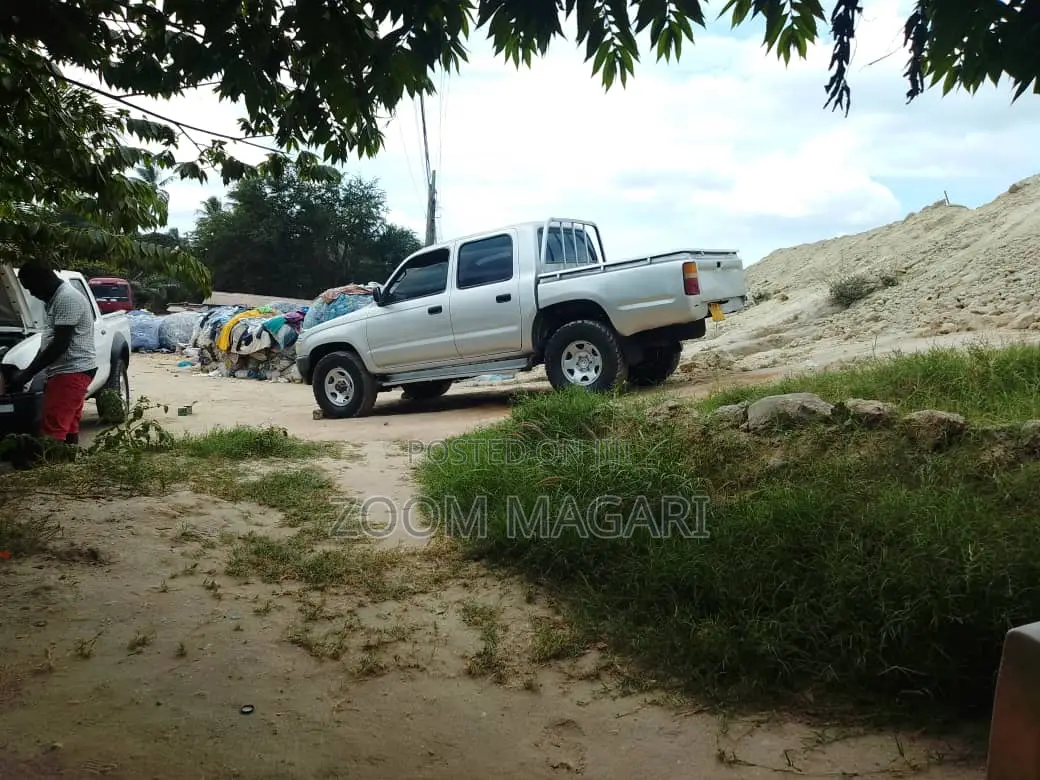 Toyota Hilux 2.5 Cab 2005 Silver