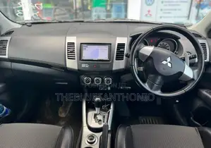 Mitsubishi Outlander 2012 Black