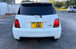 Toyota IST 2004 White
