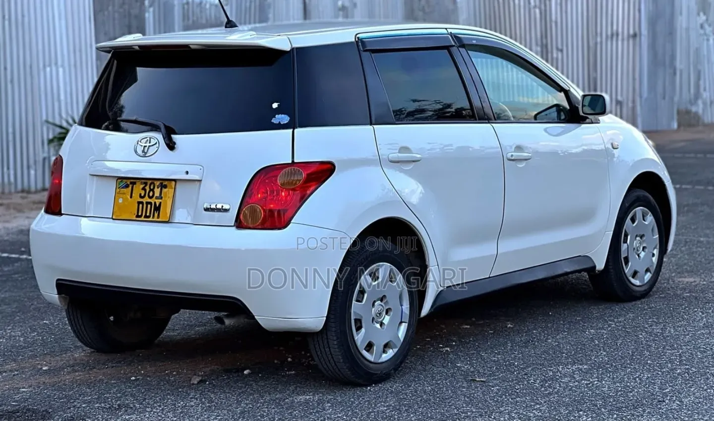 Toyota IST 2004 White