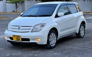 Toyota IST 2004 White