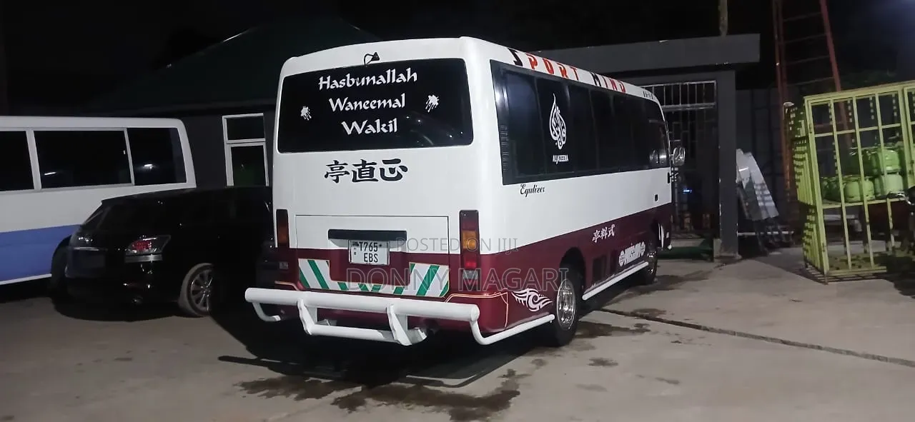 Nissan Civilian 2003 White
