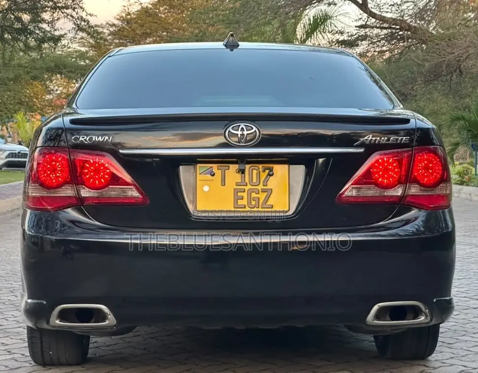Toyota Crown 2009 Black