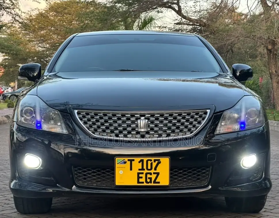 Toyota Crown 2009 Black
