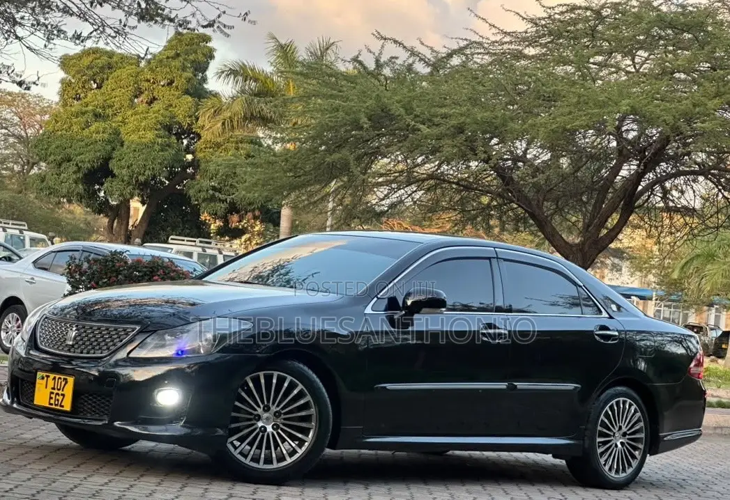 Toyota Crown 2009 Black