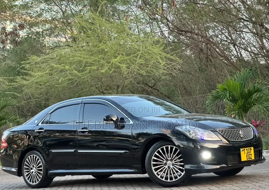 Toyota Crown 2009 Black