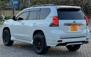 Toyota Land Cruiser Prado 2022 White