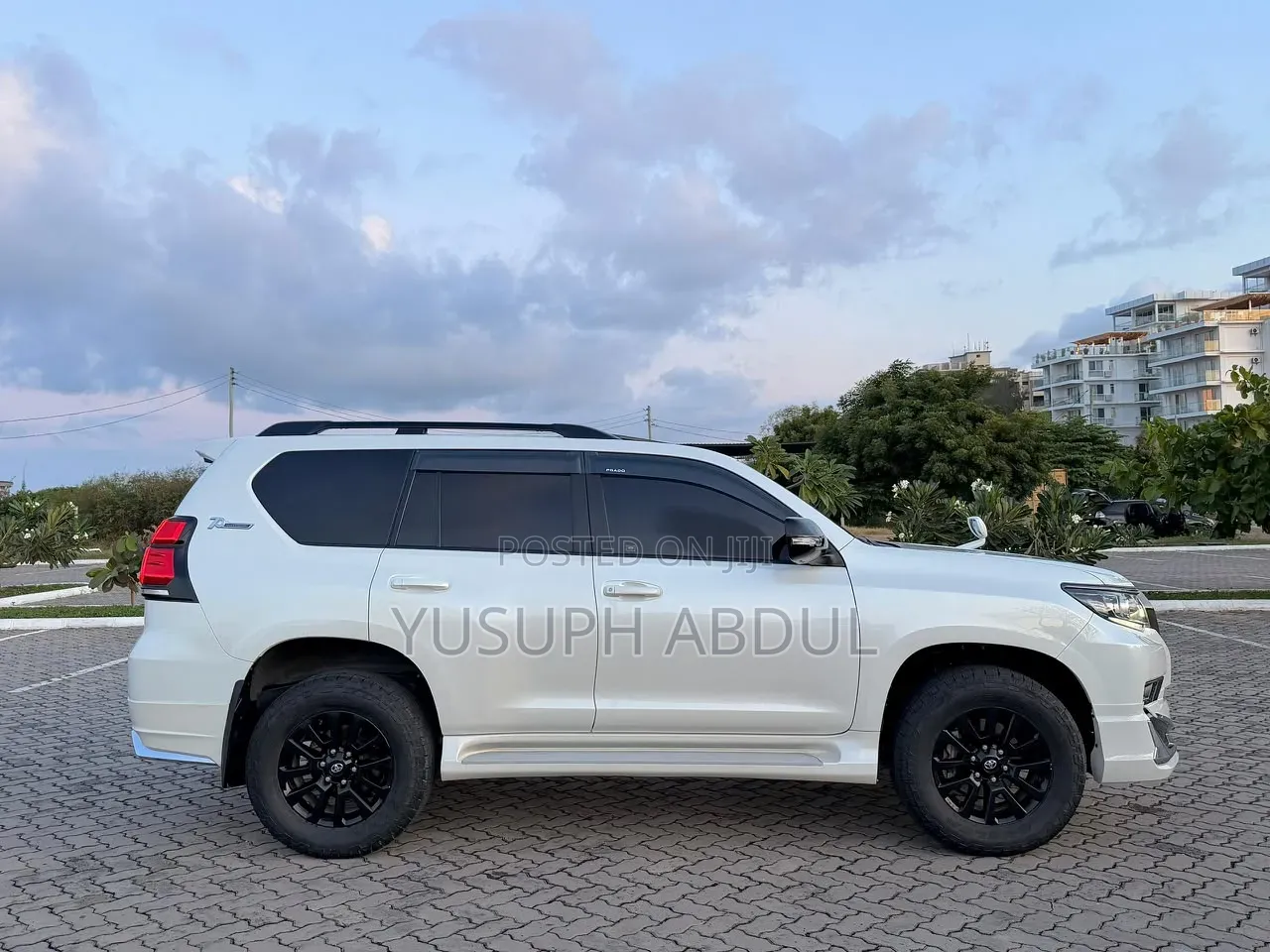 Toyota Land Cruiser Prado 2022 White