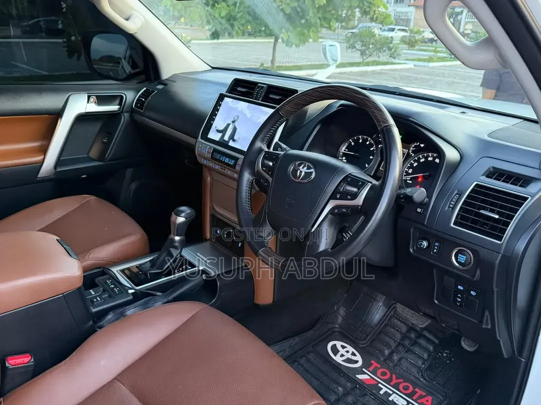 Toyota Land Cruiser Prado 2022 White