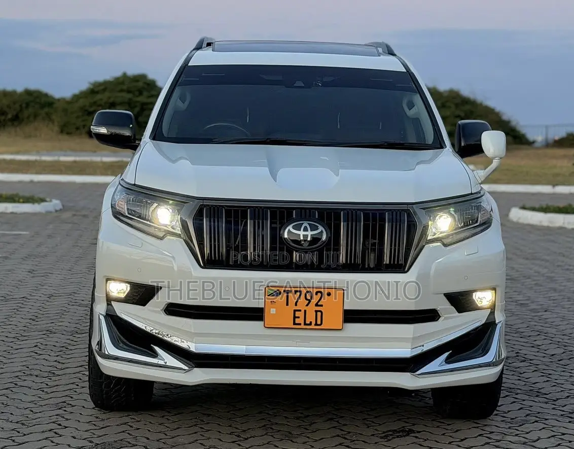 Toyota Land Cruiser Prado 2022 White