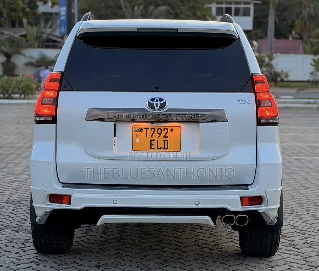 Toyota Land Cruiser Prado 2022 White